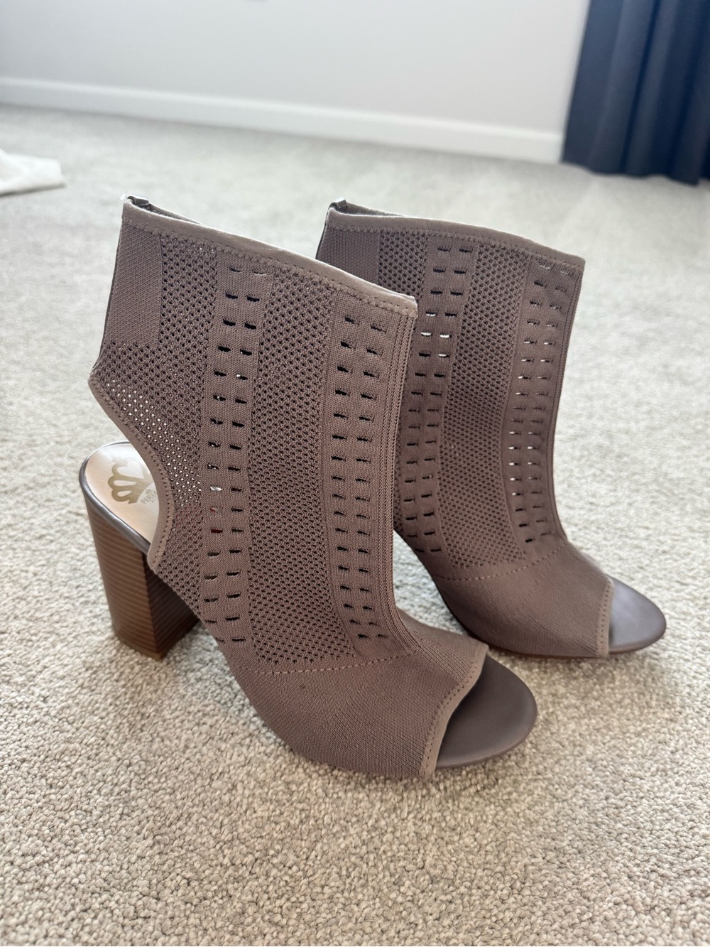 Women's Taupe Knit Peep-Toe Booties - Unbranded